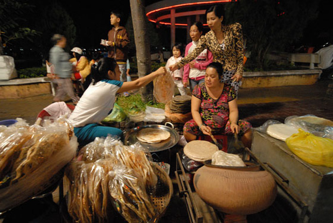 Chợ đêm, chợ nổi phải sáng đèn - Ảnh 1. Chợ đêm, chợ nổi phải sáng đèn - Ảnh 1.