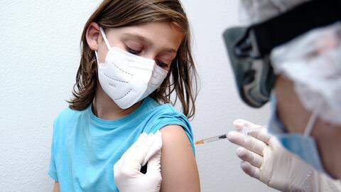 Lưu ý khi trẻ 5 - 11 tuổi chưa tiêm vaccine đi học, trẻ không may nhiễm COVID-19