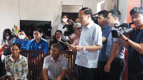 Trao bằng khen Thủ tướng cho nam thanh niên dũng cảm nhảy cầu cứu người ở Nam Định