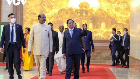 Thủ tướng tiếp Chủ tịch Hạ viện Ấn Độ: Sớm đưa kim ngạch thương mại đạt 15 tỷ USD