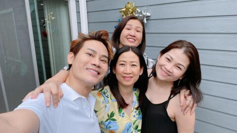 MC Hồng Phúc lần đầu khoe 3 chị gái ruột