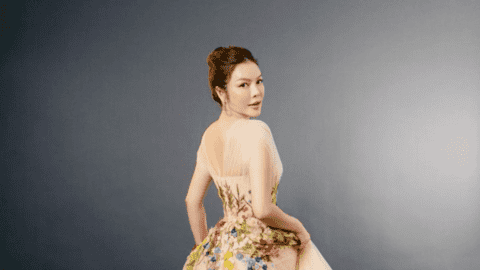 Lý Nhã Kỳ tất bật thử đồ chuẩn bị đến Liên hoan phim Cannes