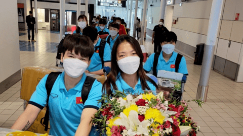 Đội tuyển bóng đá nữ Việt Nam được đón tiếp nồng nhiệt tại Pháp