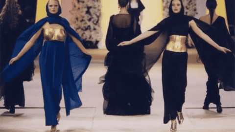 Trang phục Anh Thư gợi nhớ thiết kế của Tom Ford