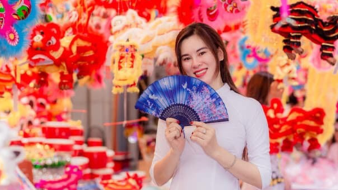 Bạn trẻ háo hức tận hưởng không khí Tết Trung thu