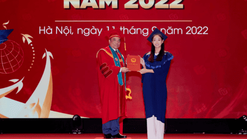 Nàng Hậu tài sắc vẹn toàn, vừa tốt nghiệp Đại học Ngoại thương loại Xuất sắc
