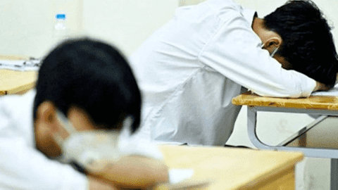 Nam sinh Cà Mau ngủ quên trong phòng thi tốt nghiệp THPT đã nhập học