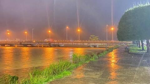 Thời tiết hôm nay (12-10):  Bắc Bộ trời lạnh, mưa lớn ở Trung Bộ và Tây Nguyên giảm dần