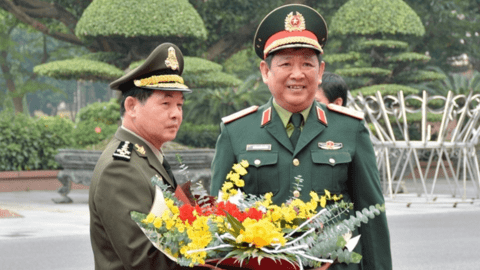 Trung tướng Huỳnh Chiến Thắng hội đàm với Chủ tịch Hội đồng thể thao quân sự Quân đội Hoàng gia Campuchia