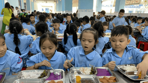 Kiểm soát chặt chất lượng bữa ăn bán trú tại các trường học ở TP.HCM