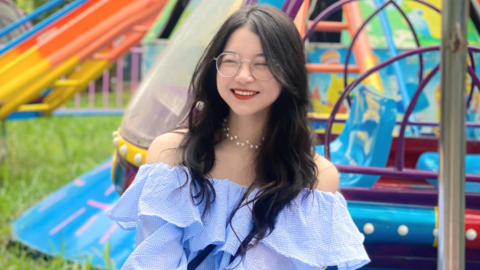Nữ sinh được tuyển thẳng vào Đại học Ngoại thương chia sẻ bí quyết học tốt môn Văn