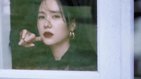 "Mẹ 1 con" Son Ye Jin gây sốt với diện mạo cực ngầu
