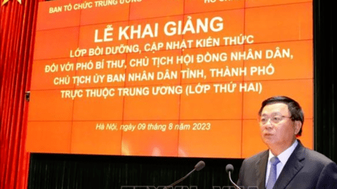 Khai giảng Lớp bồi dưỡng, cập nhật kiến thức đối với Phó bí thư, Chủ tịch UBND, HĐND tỉnh, thành phố trực thuộc Trung ương