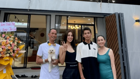 Hoa hậu Tiểu Vy khoe cận cảnh căn nhà mua tặng bố mẹ