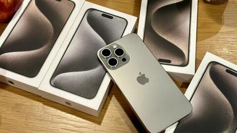 iPhone 15 Pro Max xách tay bất ngờ "quay xe" tăng giá mạnh tại Việt Nam