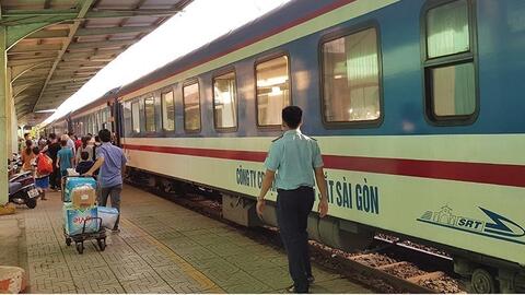 Thêm 8 chuyến tàu phục vụ hành khách dịp Tết Nguyên đán 2024