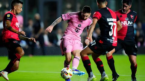 Messi thi đấu mờ nhạt trước đội bóng cũ