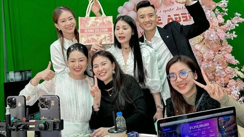Cái khó của nhà tuyển dụng khi livestream giờ kiếm bạc tỷ, người trẻ sẵn sàng "xếp xó" bằng ĐH, từ bỏ công việc văn phòng