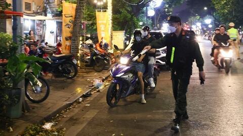 Công an TP Hà Nội xử lý gần 100 trường hợp vi phạm trật tự, an toàn giao thông dịp cuối tuần