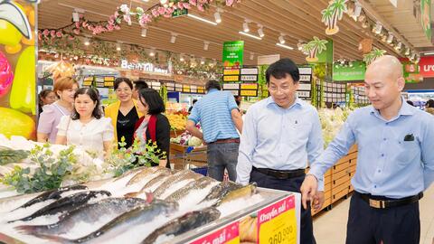 Tăng cường kiểm soát an toàn thực phẩm hơn 800 điểm bán lẻ trên toàn quốc
