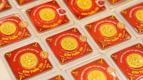Giá vàng hôm nay 18/4: Hướng tới mục tiêu 2.700 USD/ounce