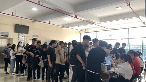 Sôi nổi Ngày hội hiến máu tại Trường Đại học Kinh tế - Kỹ thuật Công nghiệp