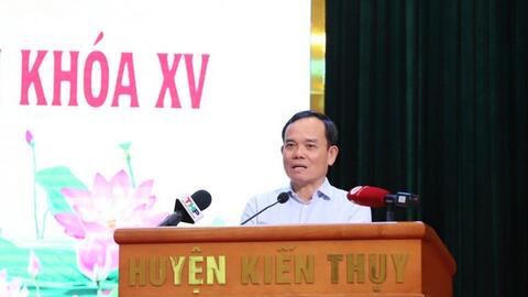 Phó thủ tướng Trần Lưu Quang tiếp xúc cử tri tại Hải Phòng