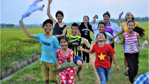 Góc nhìn giáo dục: Cân nhắc ứng xử khi có trẻ nhỏ