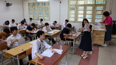 Đề Ngữ Văn quen thuộc, khép lại an toàn chặng đường cũ Chương trình giáo dục 2006
