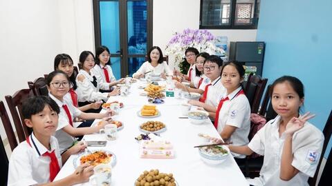 Góc nhìn giáo dục: Ăn sáng cùng hiệu trưởng
