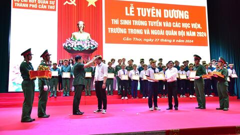 Cần Thơ: Tuyên dương thí sinh trúng tuyển vào các học viện, nhà trường trong và ngoài quân đội