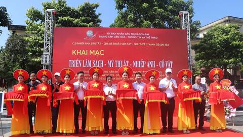 Khai mạc triển lãm Sách - Mỹ thuật - Nhiếp ảnh - Cổ vật chào mừng 100 năm thành lập thị xã Sơn Tây