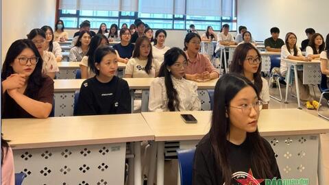 Để sinh viên nhanh chóng hòa nhập cuộc sống mới