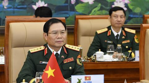 Đại tướng Nguyễn Tân Cương hội đàm với Tổng Tham mưu trưởng Quân đội nhân dân Lào