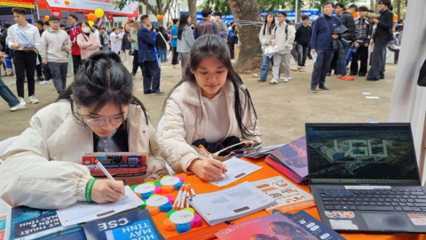 Trường Đại học Việt Đức trao học bổng tặng tất cả sinh viên ngành mới