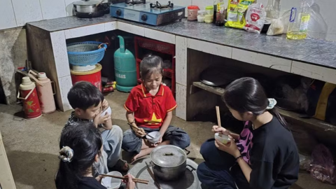 <a href="/ngam" title="Ngẫm" rel="dofollow">Ngẫm</a>