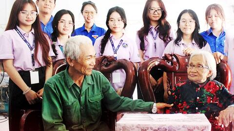 <a href="/ngam" title="Ngẫm" rel="dofollow">Ngẫm</a>