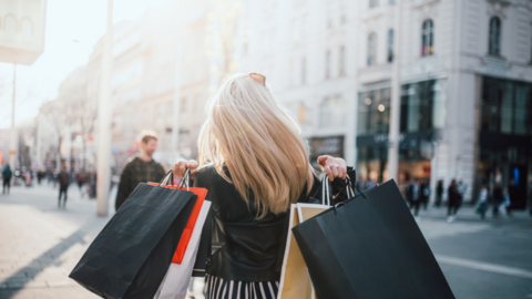 Tuất gặp một vài chướng ngại, Dậu tránh mua sắm bốc đồng ngày 9/12