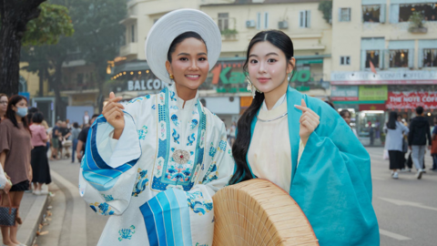 Ái nữ Quyền Linh sánh vai cùng H'Hen Niê, gây chú ý với Việt phục truyền thống