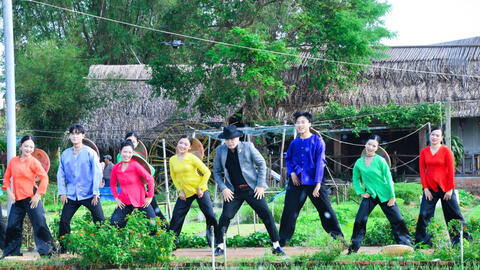 Podcast 22/12: Ngọc Sơn đồng hành cùng Michael Lang trong ca khúc hát về người nông dân