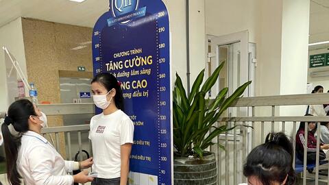 Khám, tư vấn và chăm sóc sức khỏe dành cho phụ nữ yếu thế