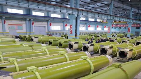 Triều Tiên tiếp tục mở rộng năng lực sản xuất tên lửa và đạn pháo
