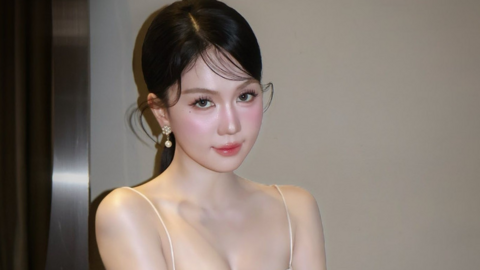 Chán khoe gợi cảm, Ngọc Trinh hóa 'quý cô kẹo ngọt' đầy quyến rũ