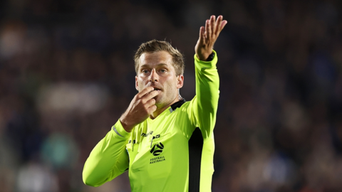 Tin thể thao (19-1): “Vua thổi phạt đền” cầm còi trận U23 Việt Nam đấu U23 Trung Quốc