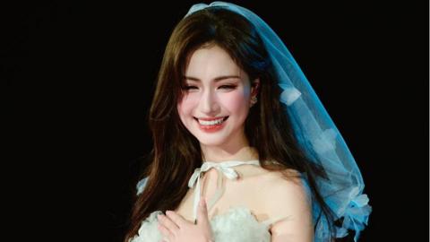 Hòa Minzy góp 400 triệu đồng xây cầu cho người dân Điện Biên