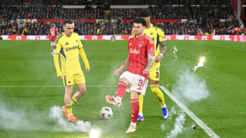 Hỗn loạn ở trận đấu giữa đại diện Anh – Thổ Nhĩ Kỳ tại Europa League