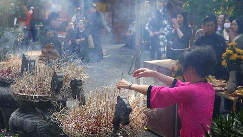 Hạn chế đốt vàng mã, bài trừ mê tín dị đoan