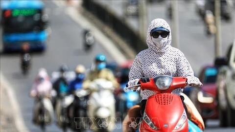 Thời tiết hôm nay (30-3): Bắc Bộ mưa dông, Nam Bộ nắng nóng