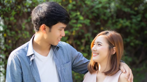 Biểu hiện rõ mồn một anh ấy thích bạn