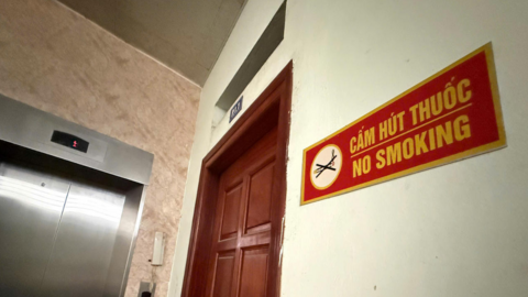 Khói thuốc lá - nỗi ám ảnh trong các chung cư mini